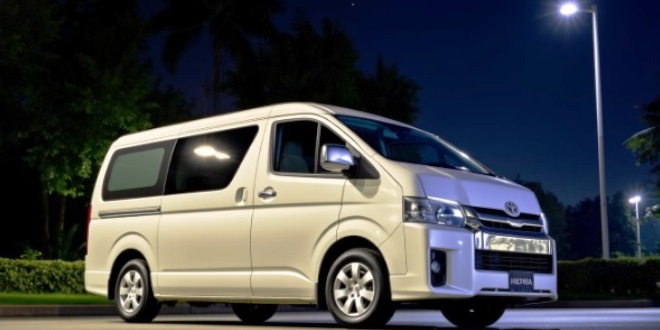 Pilihan Tipe Toyota Hiace untuk Sewa Mobil Semarang